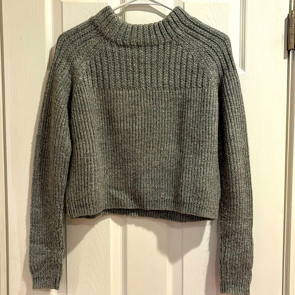 Banana Republic Wool-Blend Cropped Gray Sweater